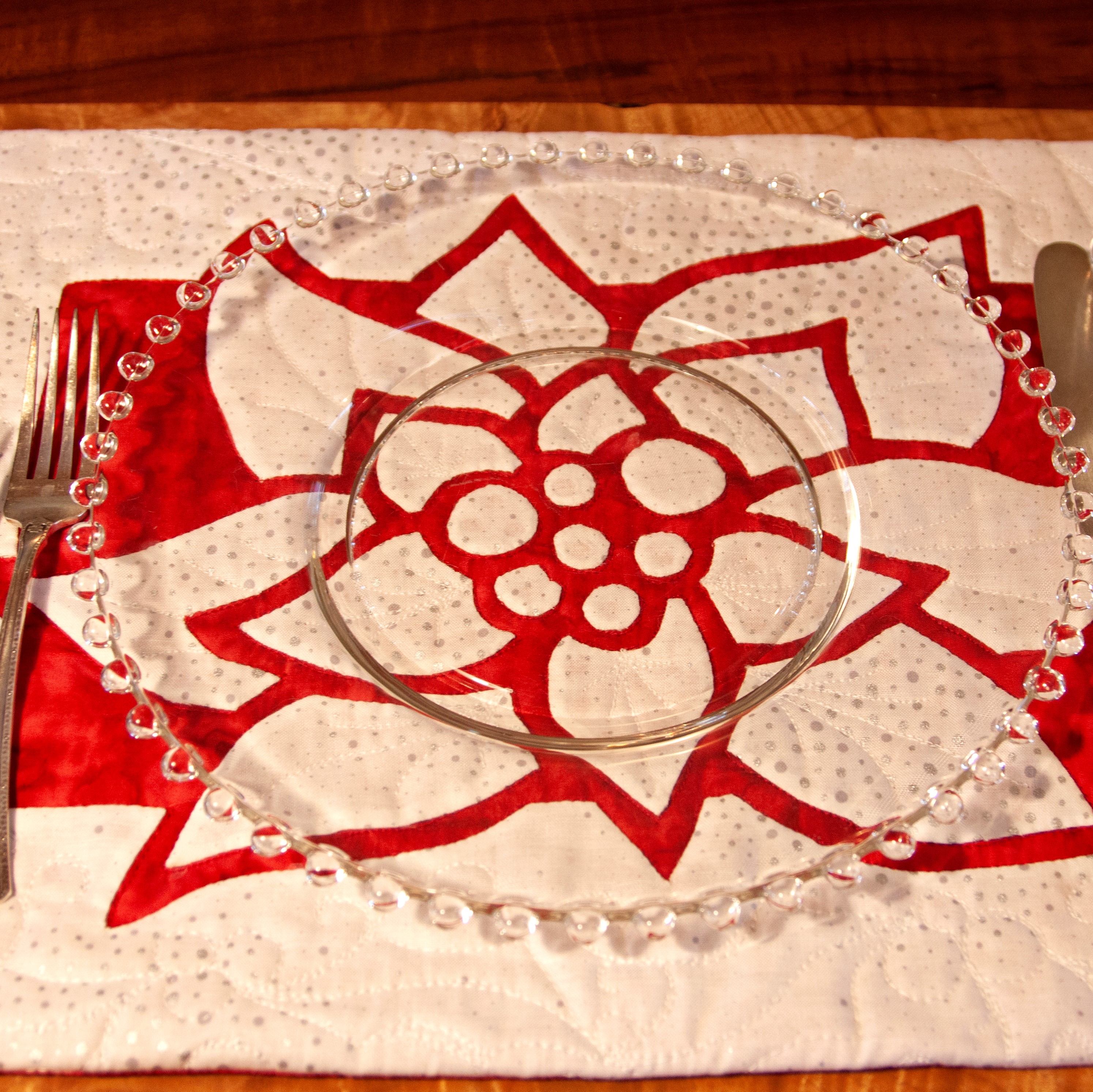 Free Poinsettia Placemat Pattern